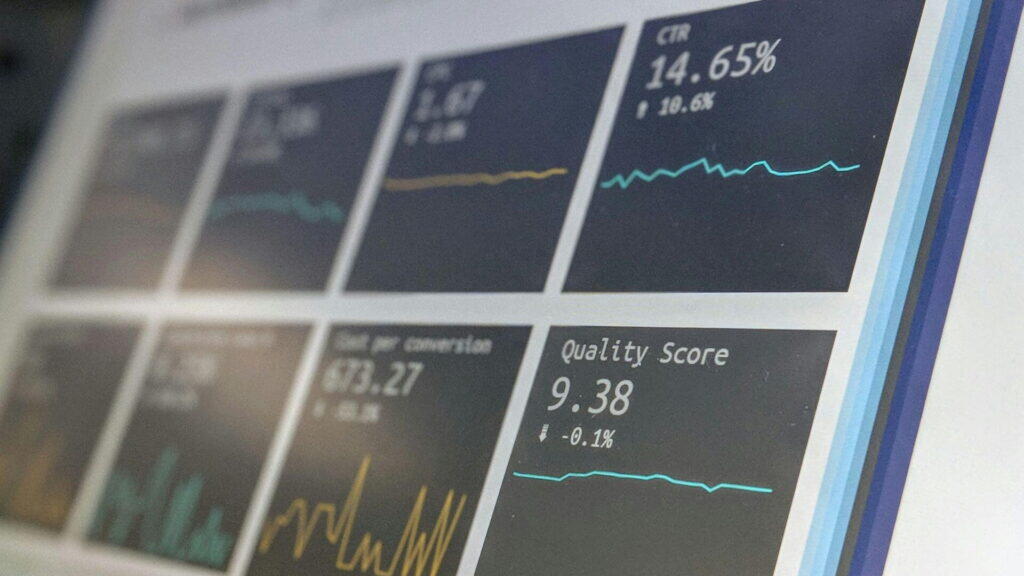 【比較】無料 vs 有料SEOプラグイン｜どちらを選ぶべきか